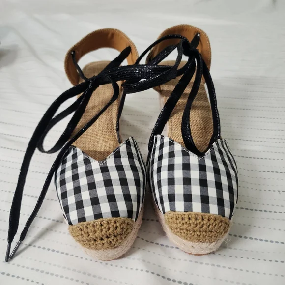 Black and White Checkered Canvas Espadrille Wedges NWOT - Picture 2 of 7